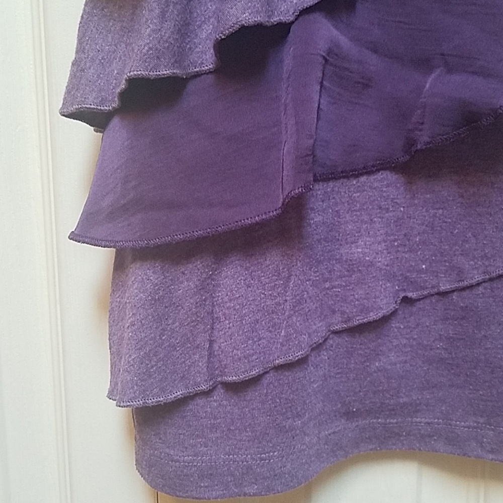 ❣️ Super cute Ruffle top - Picture 2 of 3